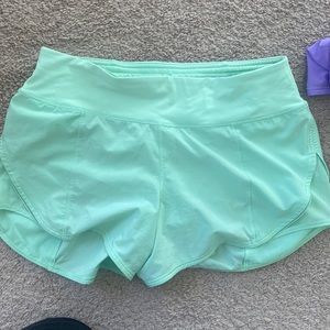 Lululemon shorts size 6